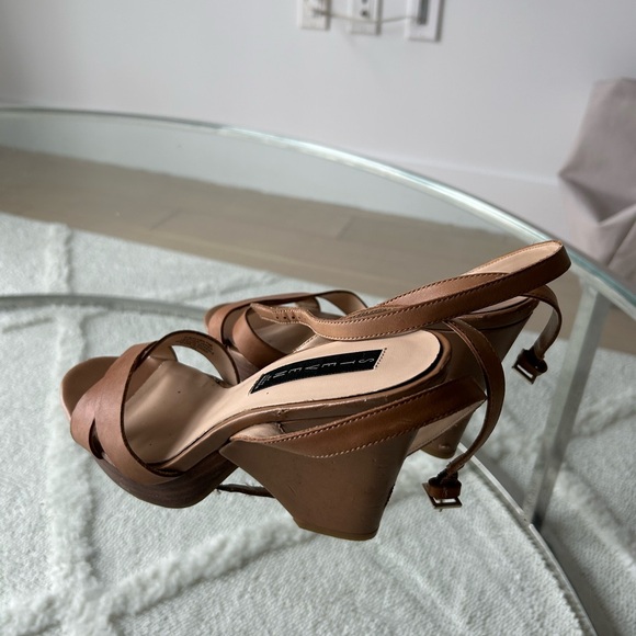 Steve Madden Heels Tan/Nude - Picture 5 of 6
